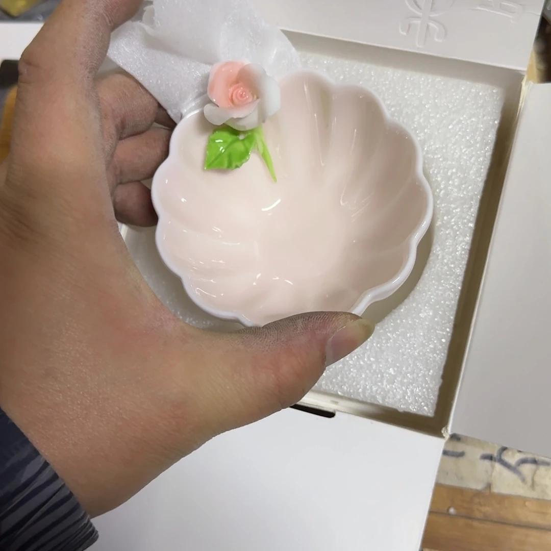 微瑕疵介意勿拍陶瓷器皿M627