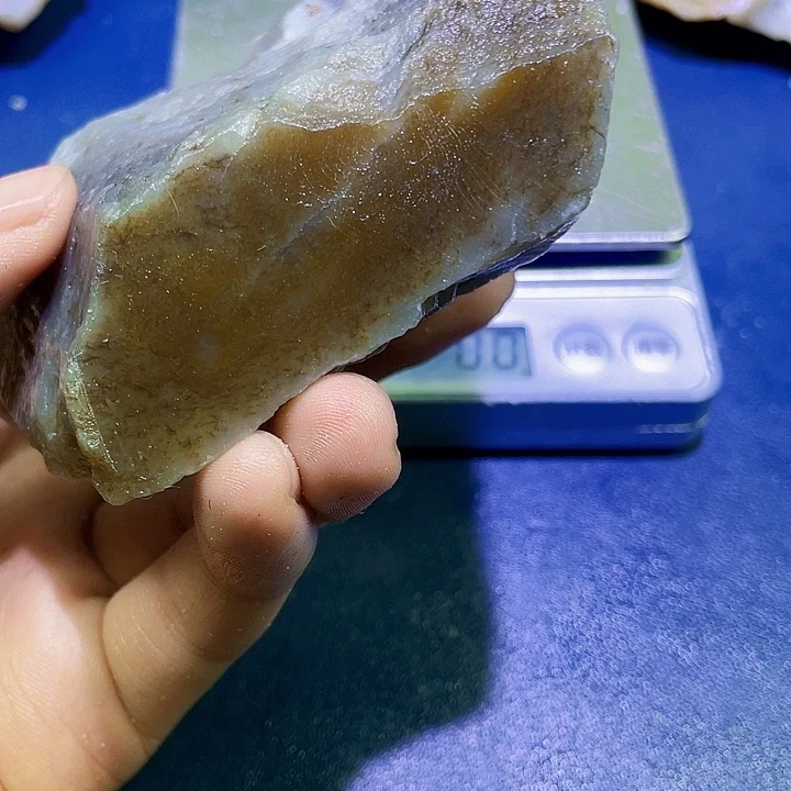 未镶嵌和田玉（糖玉）珠宝半成品