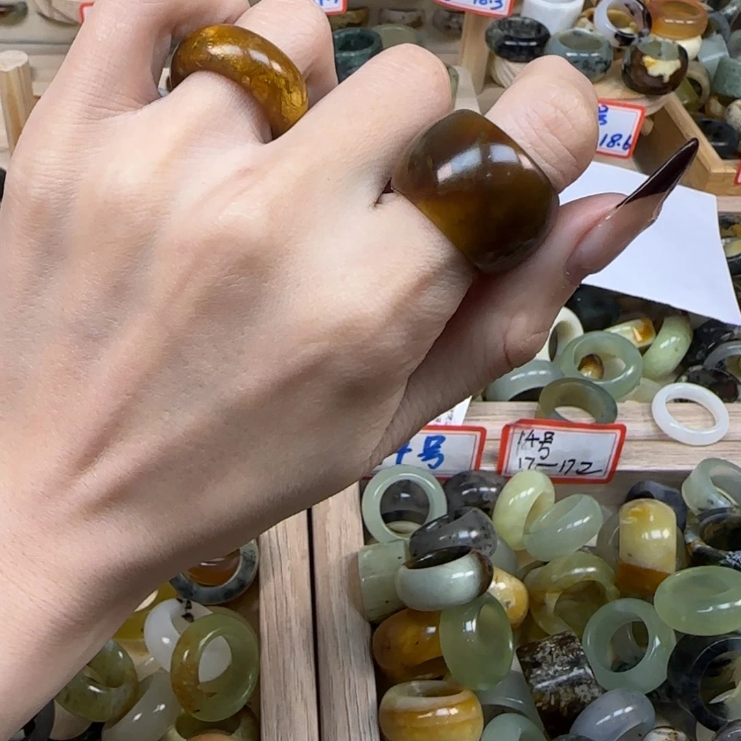 岫玉岫玉内径17.9未镶嵌N***i