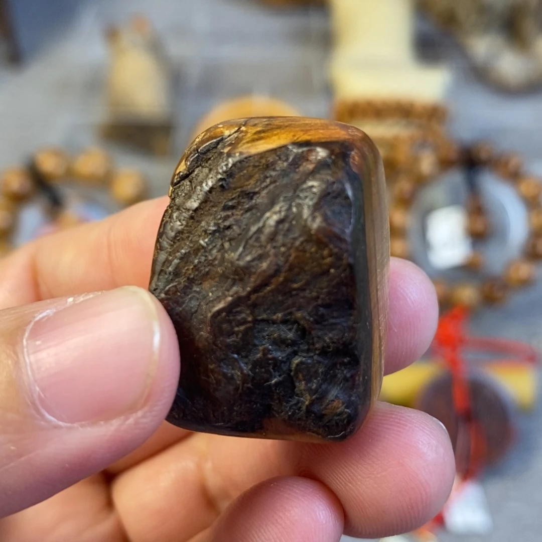 柏木（崖柏）把件9.6克太行黑油指尖小手把