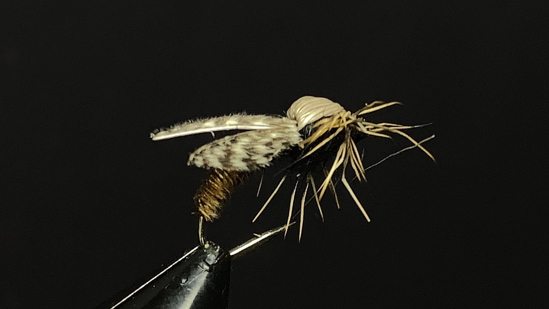 飞钓路亚马口溪哥鳟鱼白条蜉蝣石蚕蛾路亚飞蝇钩毛毛虫仿生饵摇蚊