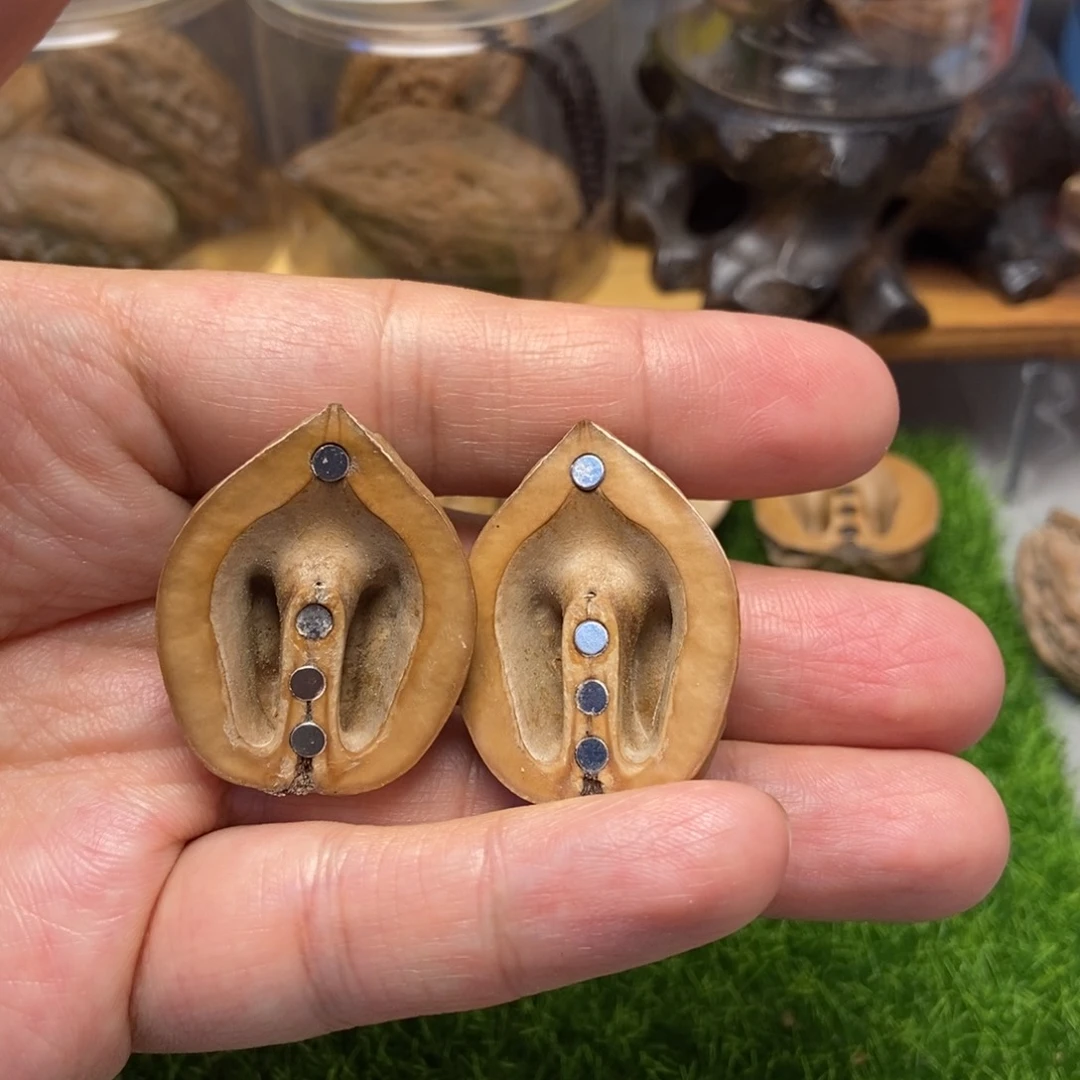 ****哥吊坠文玩核桃磁吸