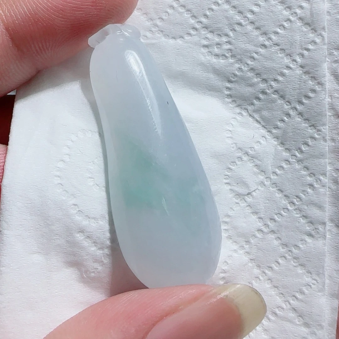 翡翠未镶嵌颈饰福瓜