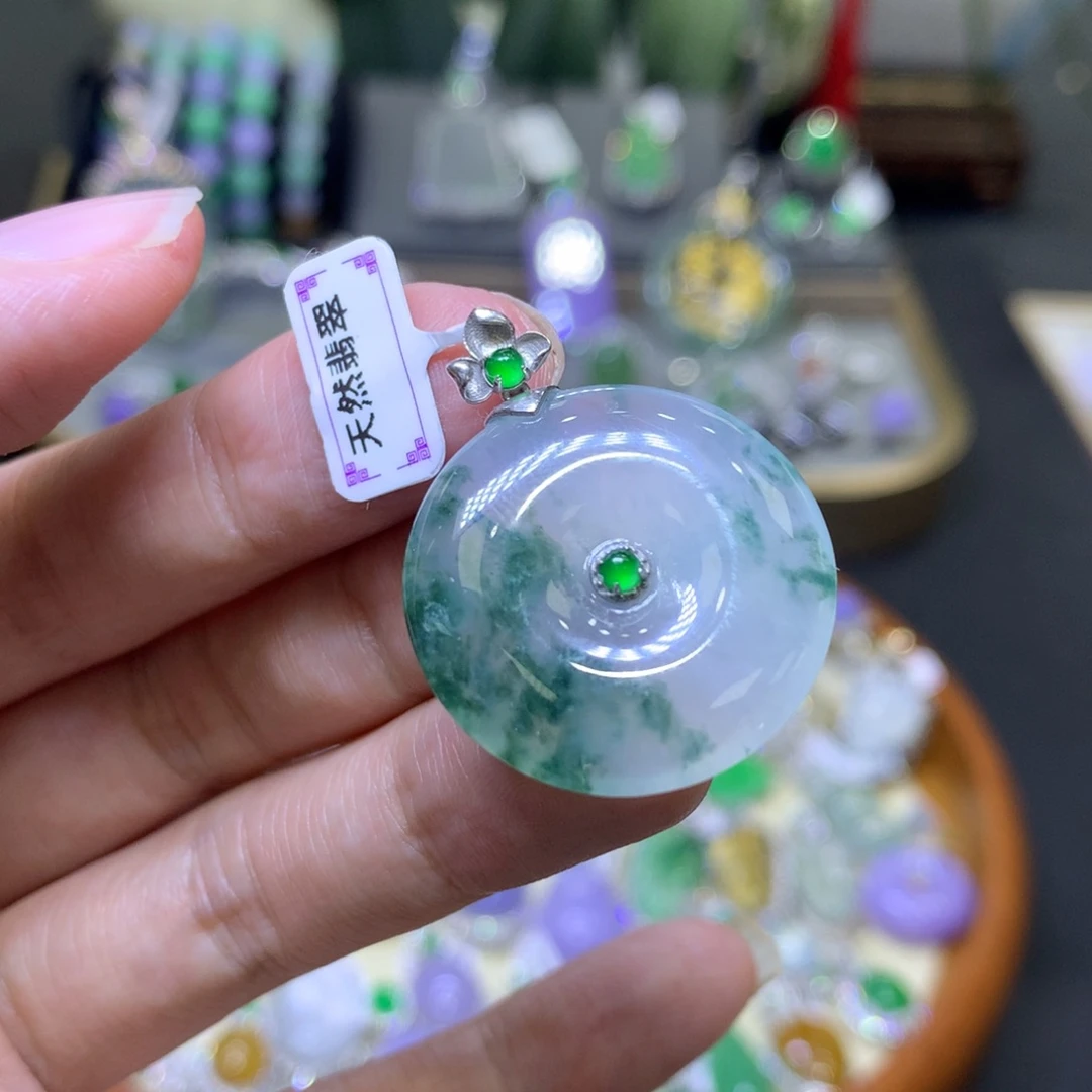 翡翠18K金镶嵌颈饰翡翠吊坠项链