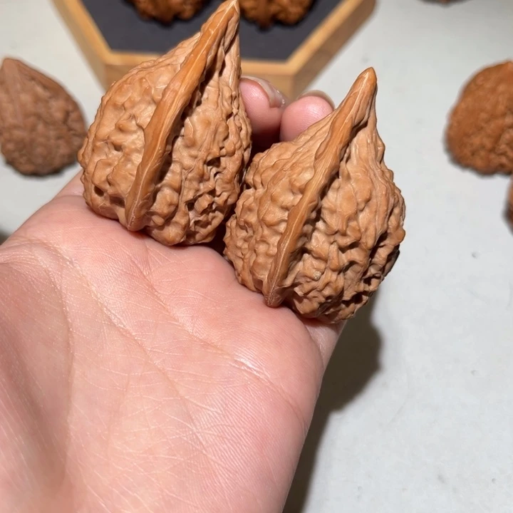 子***东文玩核桃把件红樱枪