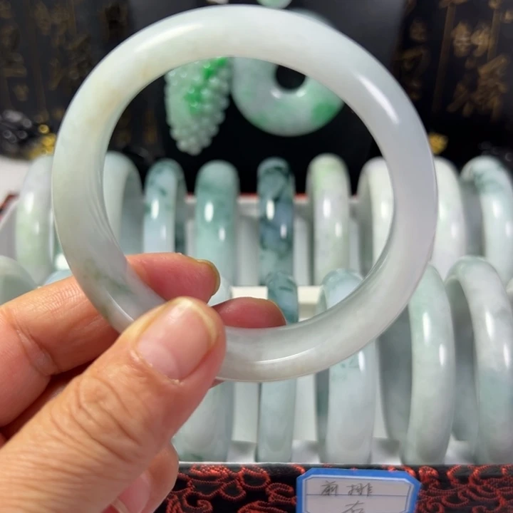 翡翠未镶嵌手镯天然
