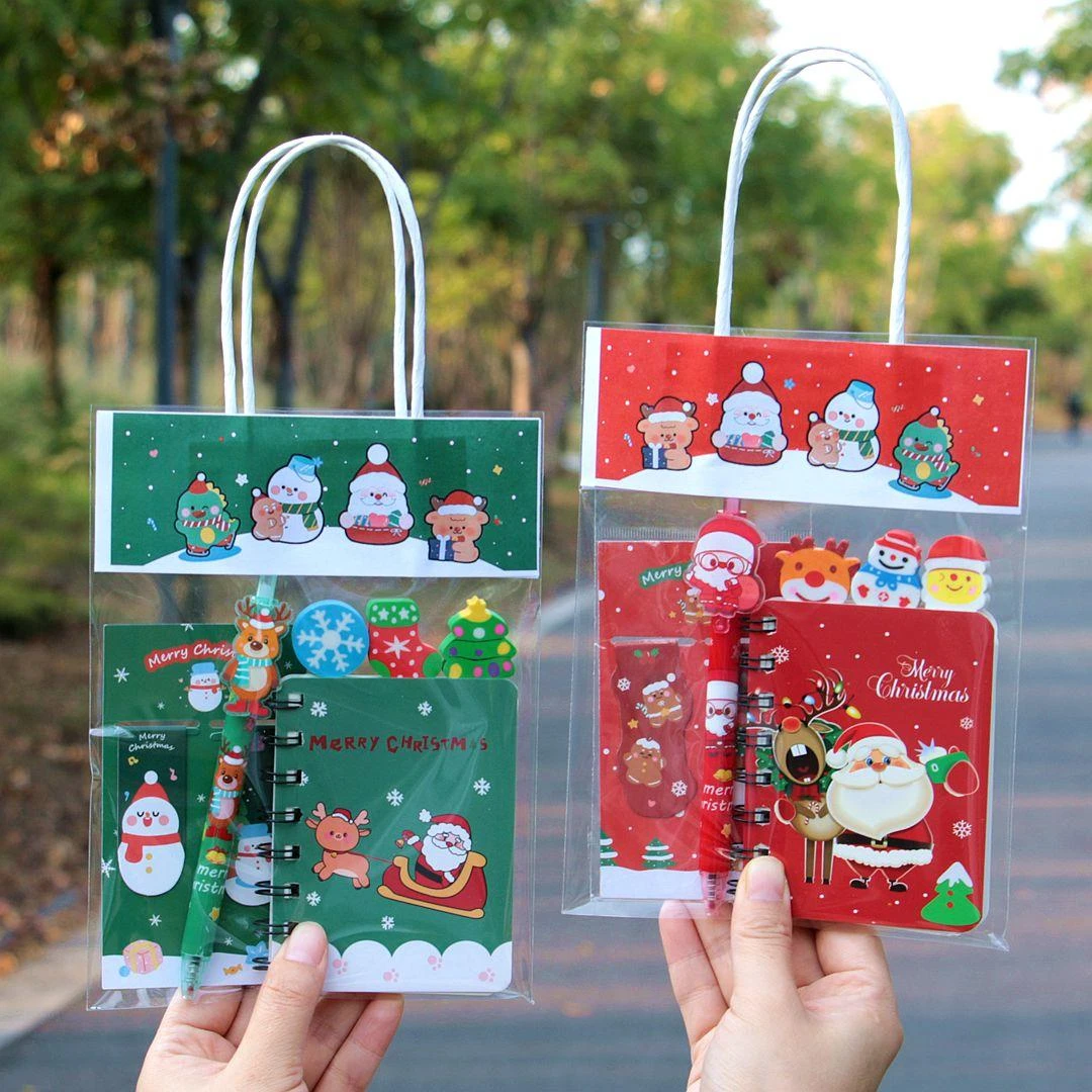 圣诞节儿童伴手礼实用文具礼包小朋友可爱学生奖品平安夜礼物本子