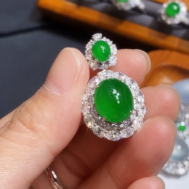 吊坠(不含链)18K金镶嵌翡翠