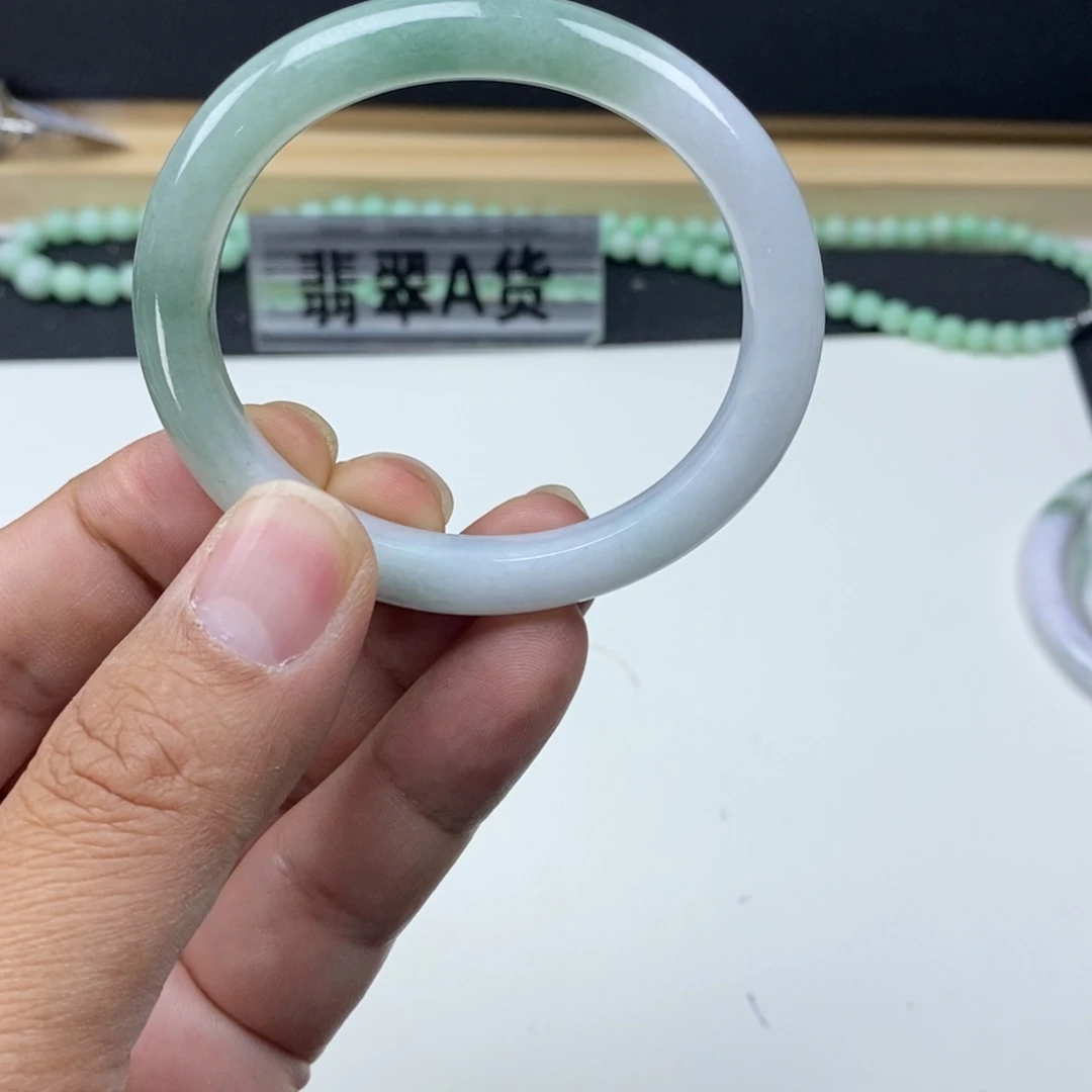 翡翠未镶嵌手镯52.3贵妃