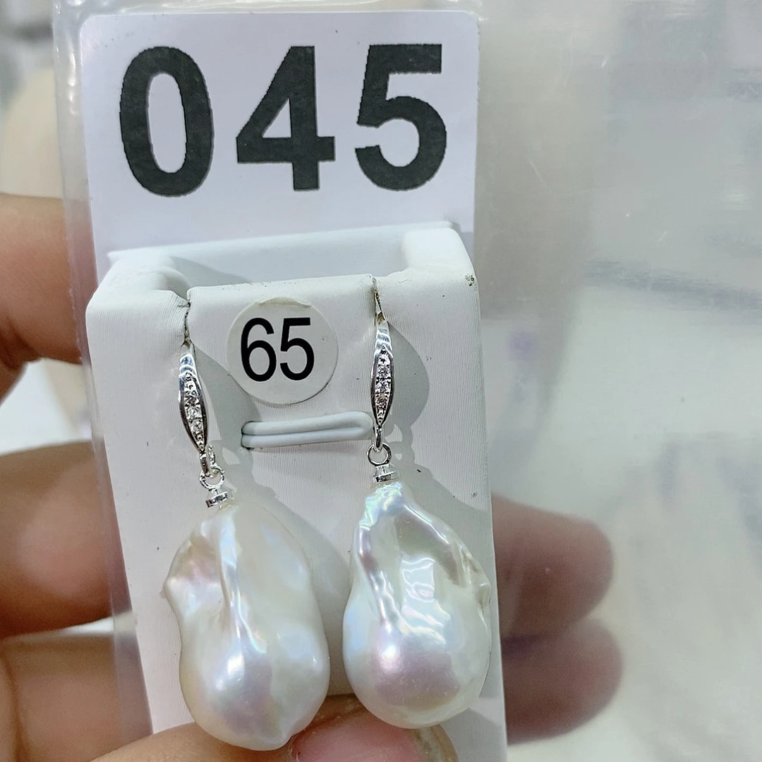 淡水珍珠颈饰合金