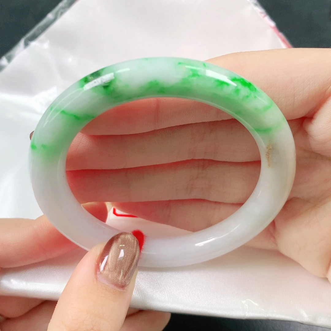 不***夜翡翠未镶嵌手镯52圈1671