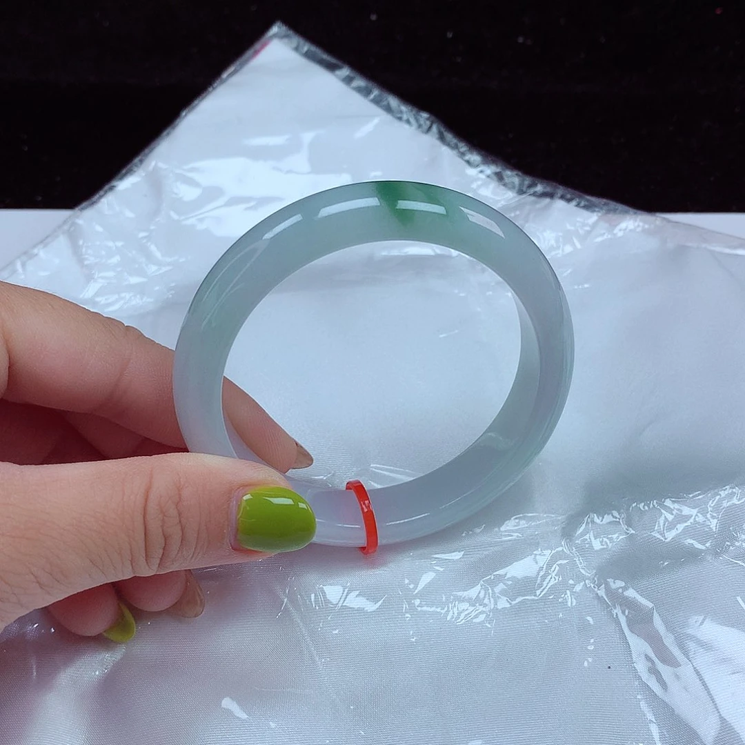 翡翠手镯未镶嵌圈口56