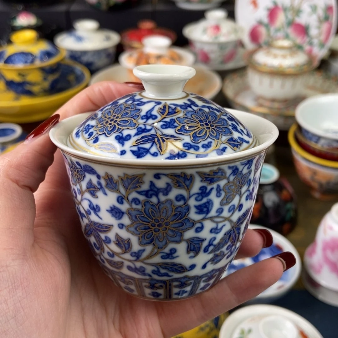 陶瓷艺术家的作品是一