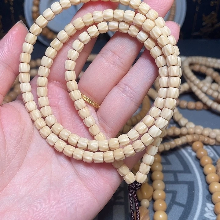 ****，龙脊菩提吊坠雕刻柏香长串