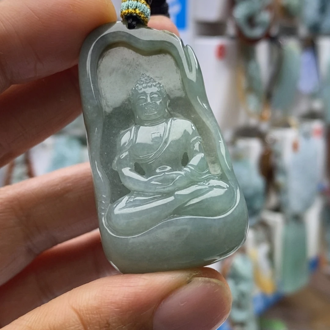 翡翠颈饰未镶嵌佛
