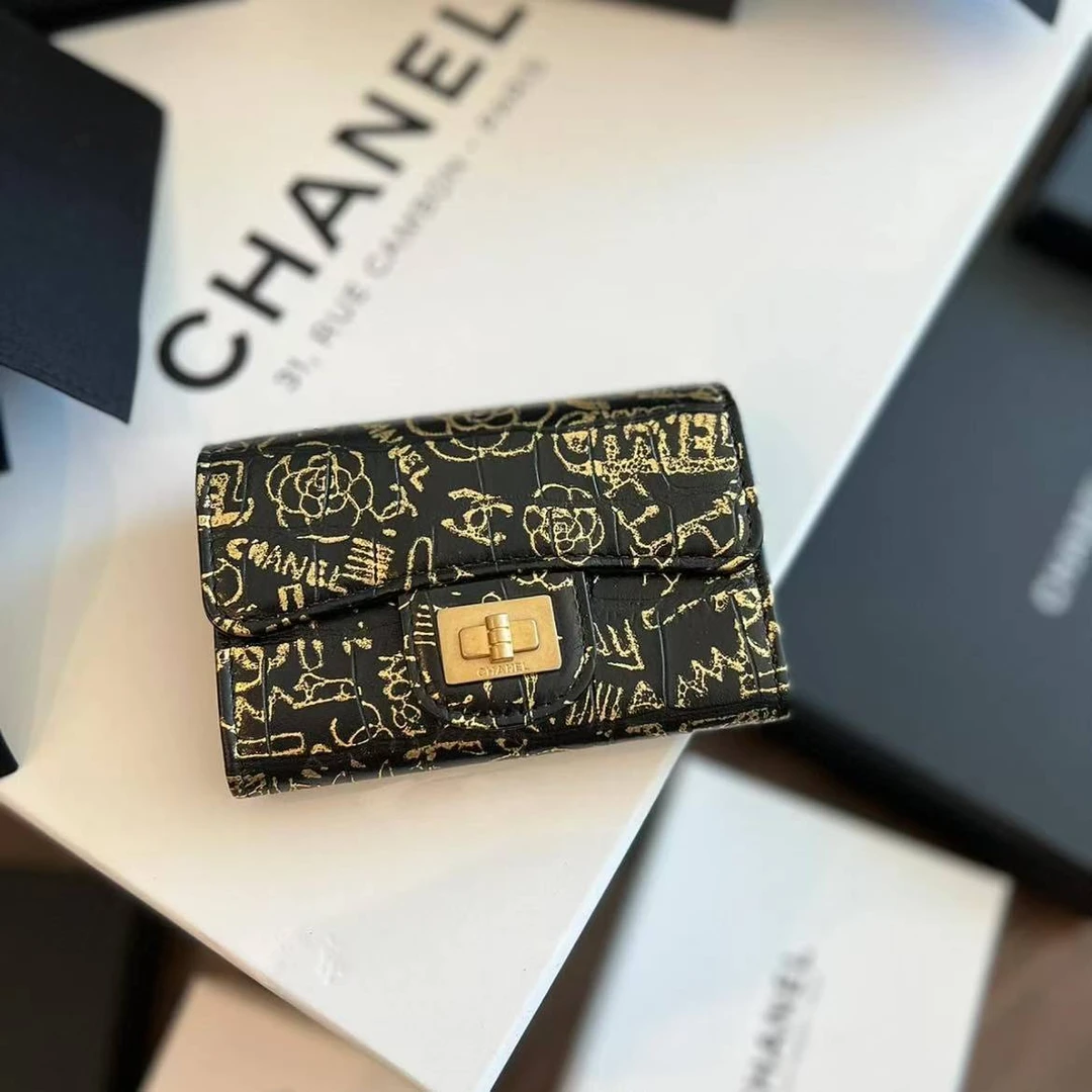 99新 Chanel/香奈儿 7姐专场/埃及系列黑金涂鸦2.55卡包 28开