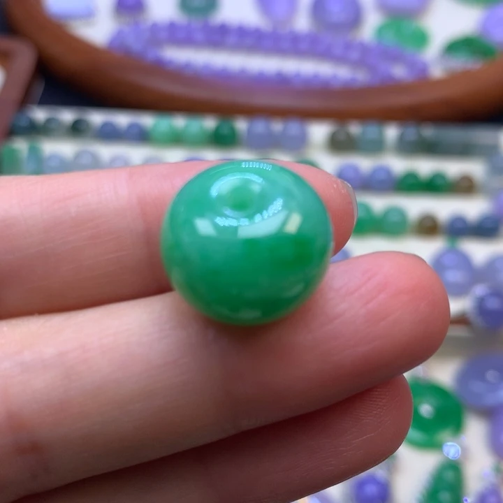 翡翠散珠浓阳绿鼓珠