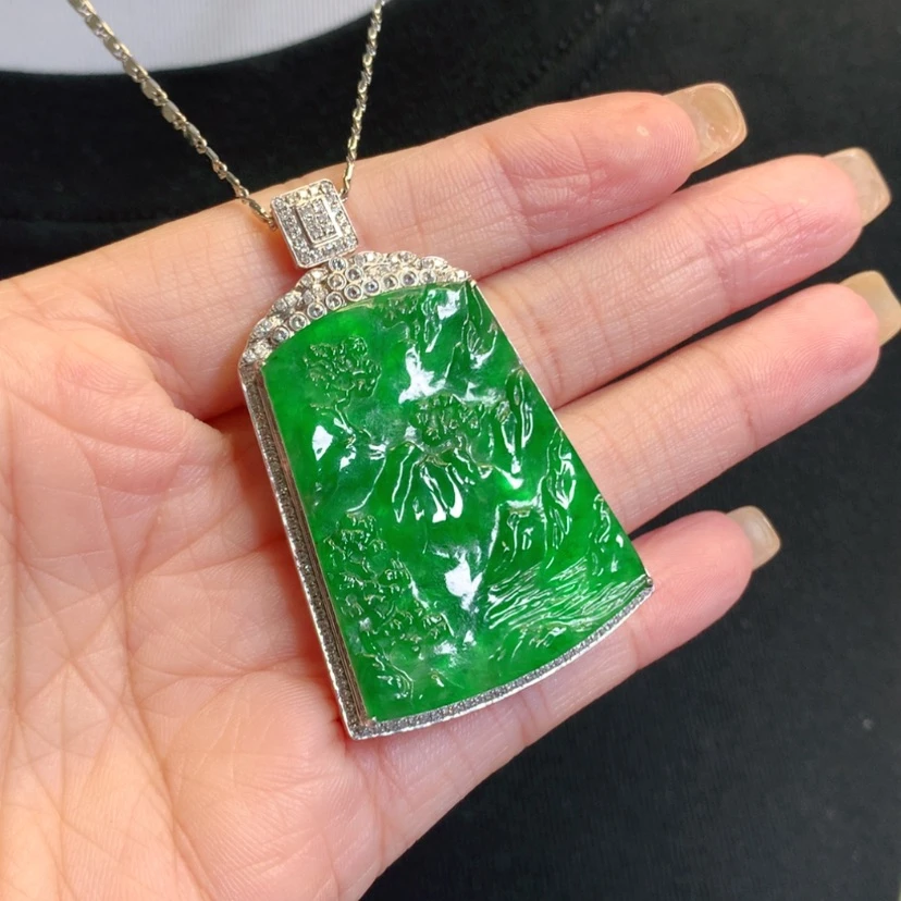 【闪购商品】翡翠18K金镶嵌吊坠(赠链)山水牌