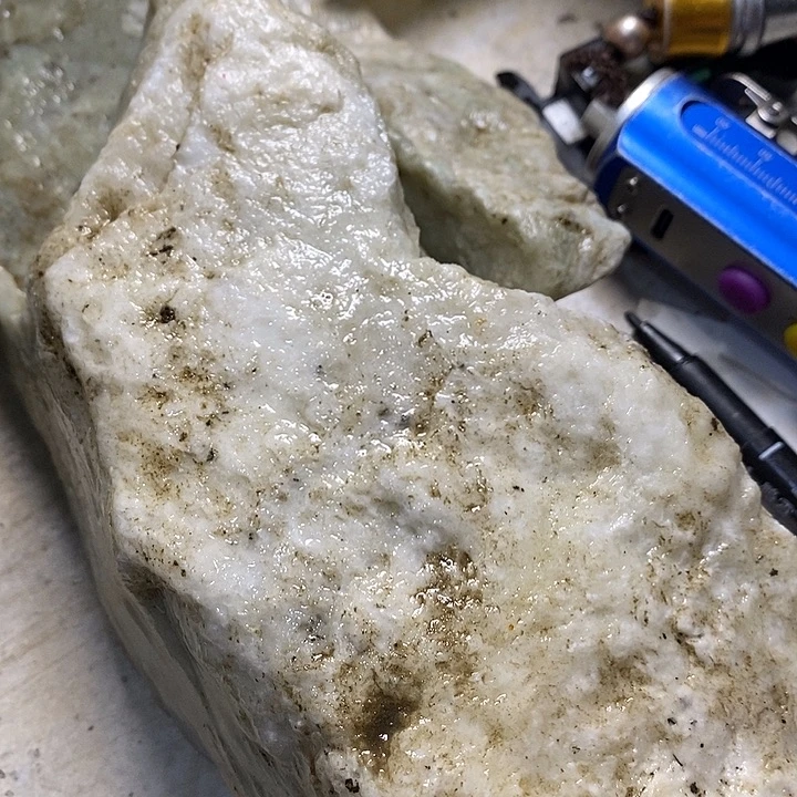 透闪石质玉珠宝半成品未镶嵌飞*