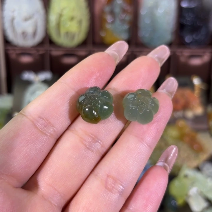蛇纹石玉合金颈饰安*?