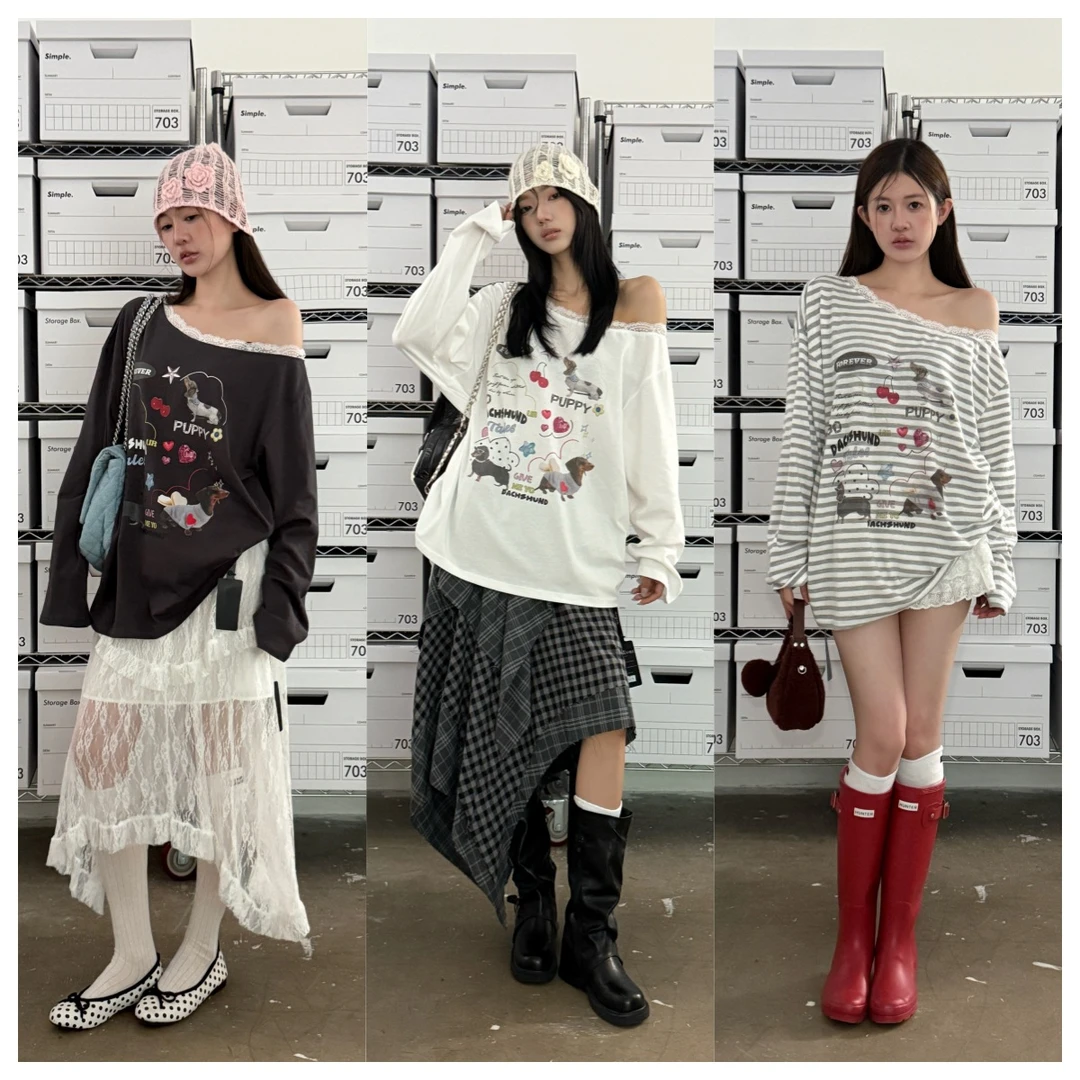 KAKAMEE十三行秋新品蕾丝花边印花腊肠狗斜肩长袖T恤女上衣 S3518