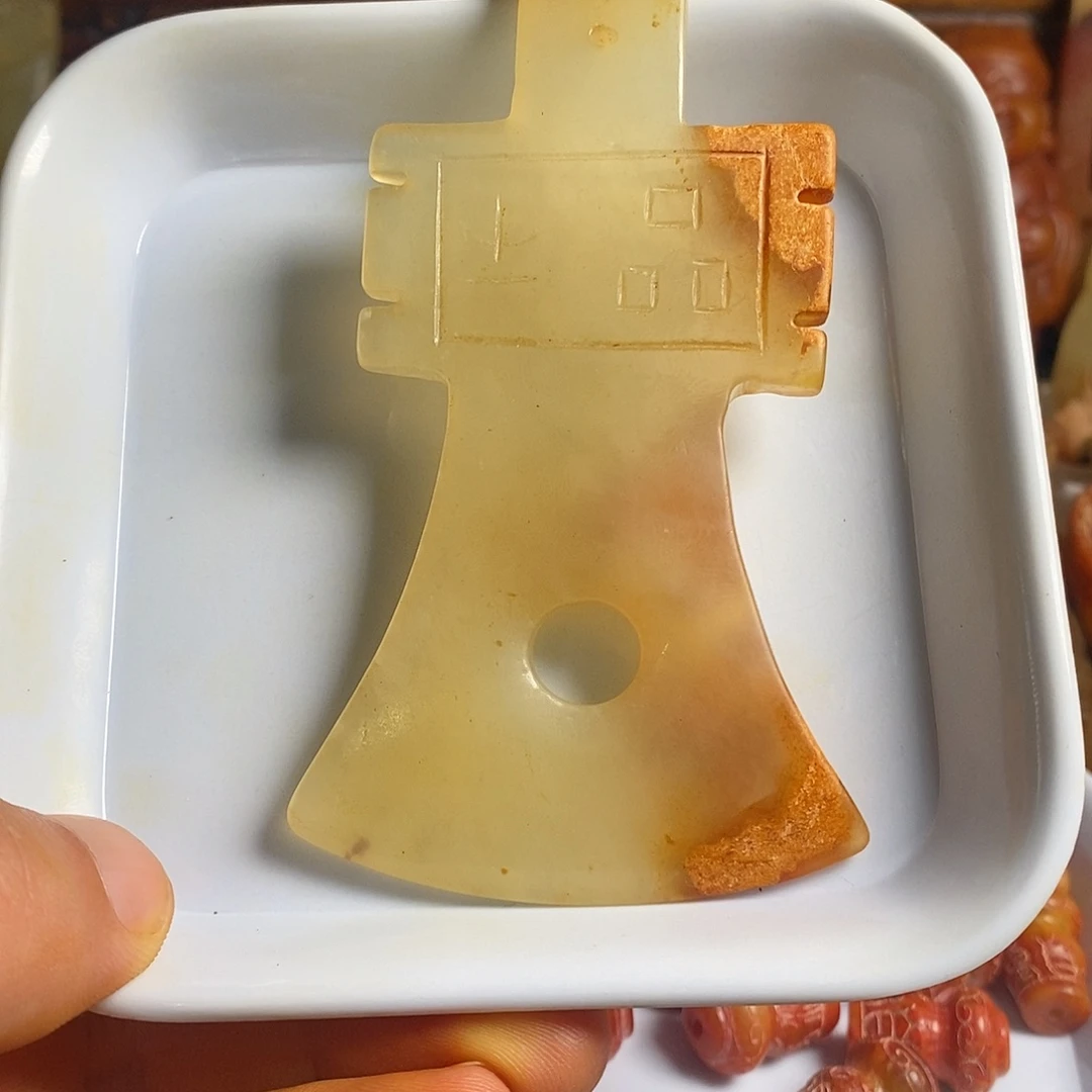 未镶嵌岫岩老玉（透闪石质玉）挂件