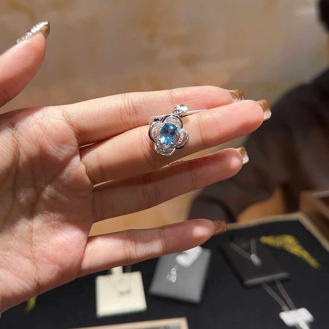 托帕石吊坠(不含链)银S925镶嵌托帕小花花