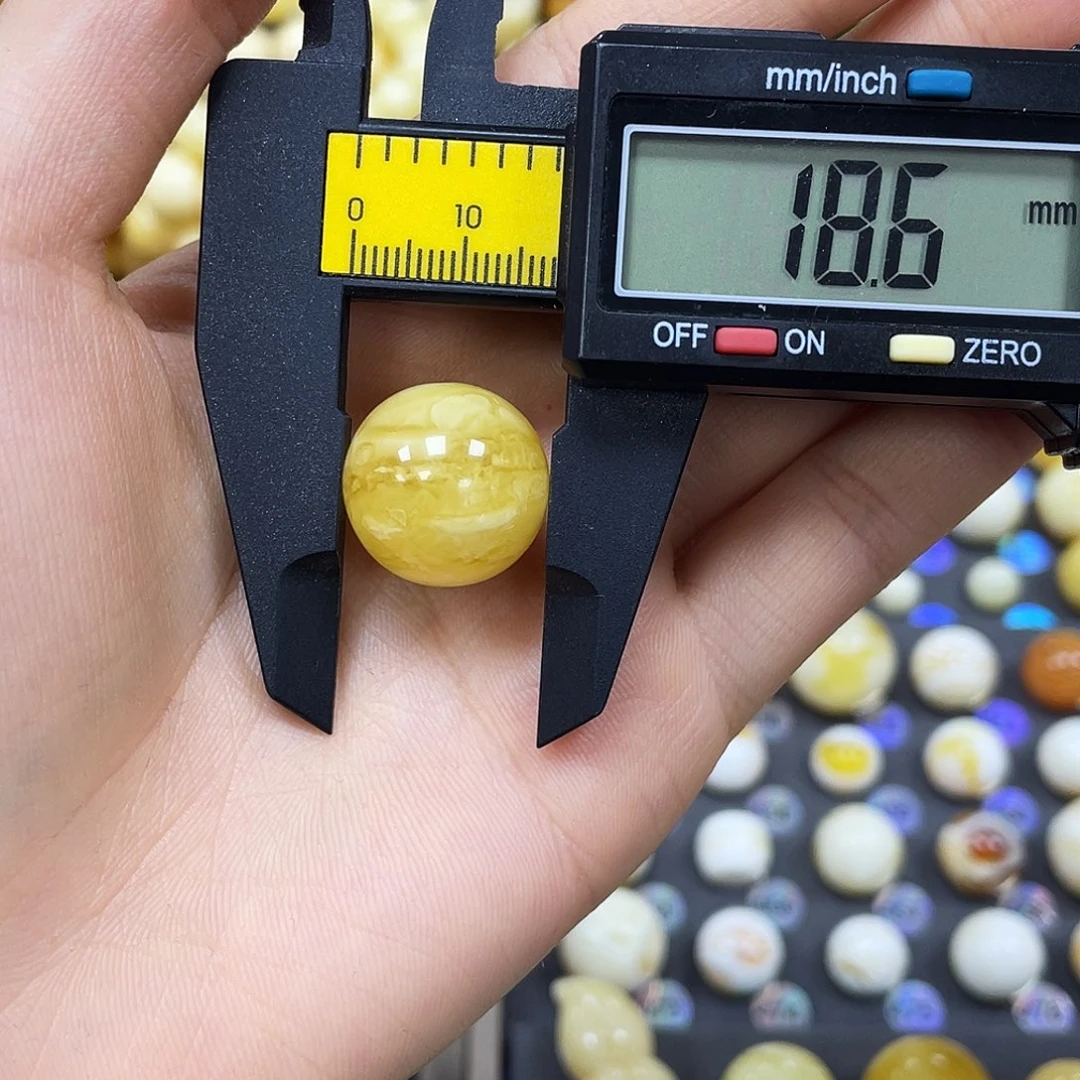 未镶嵌蜜蜡珠宝奇石18.6mm.圆珠.瑕
