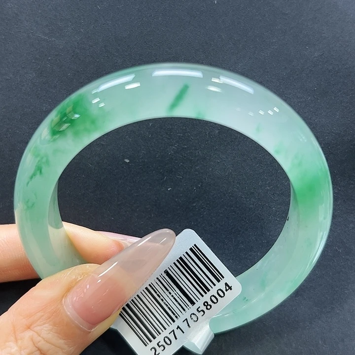 我***呢未镶嵌手镯石英质玉（非洲翠）