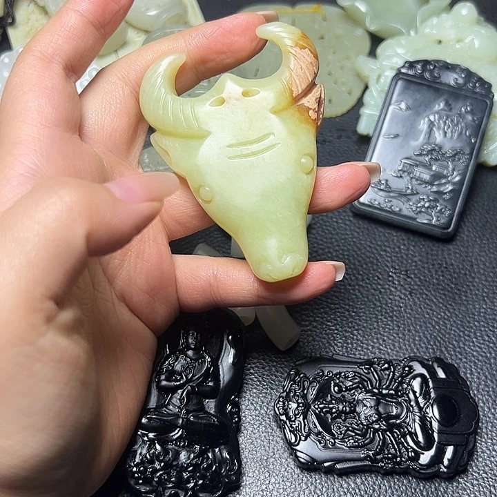 和田玉未镶嵌颈饰