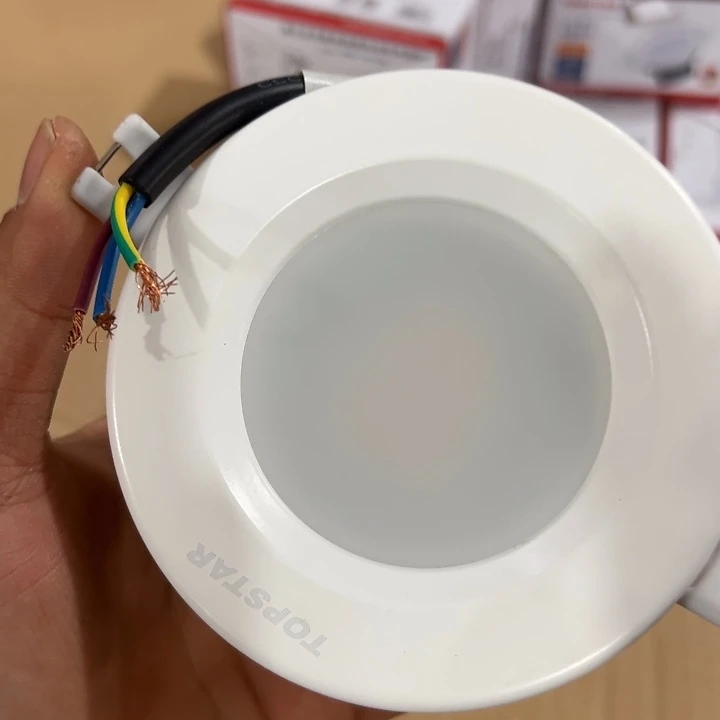 000000014筒灯一箱杂货