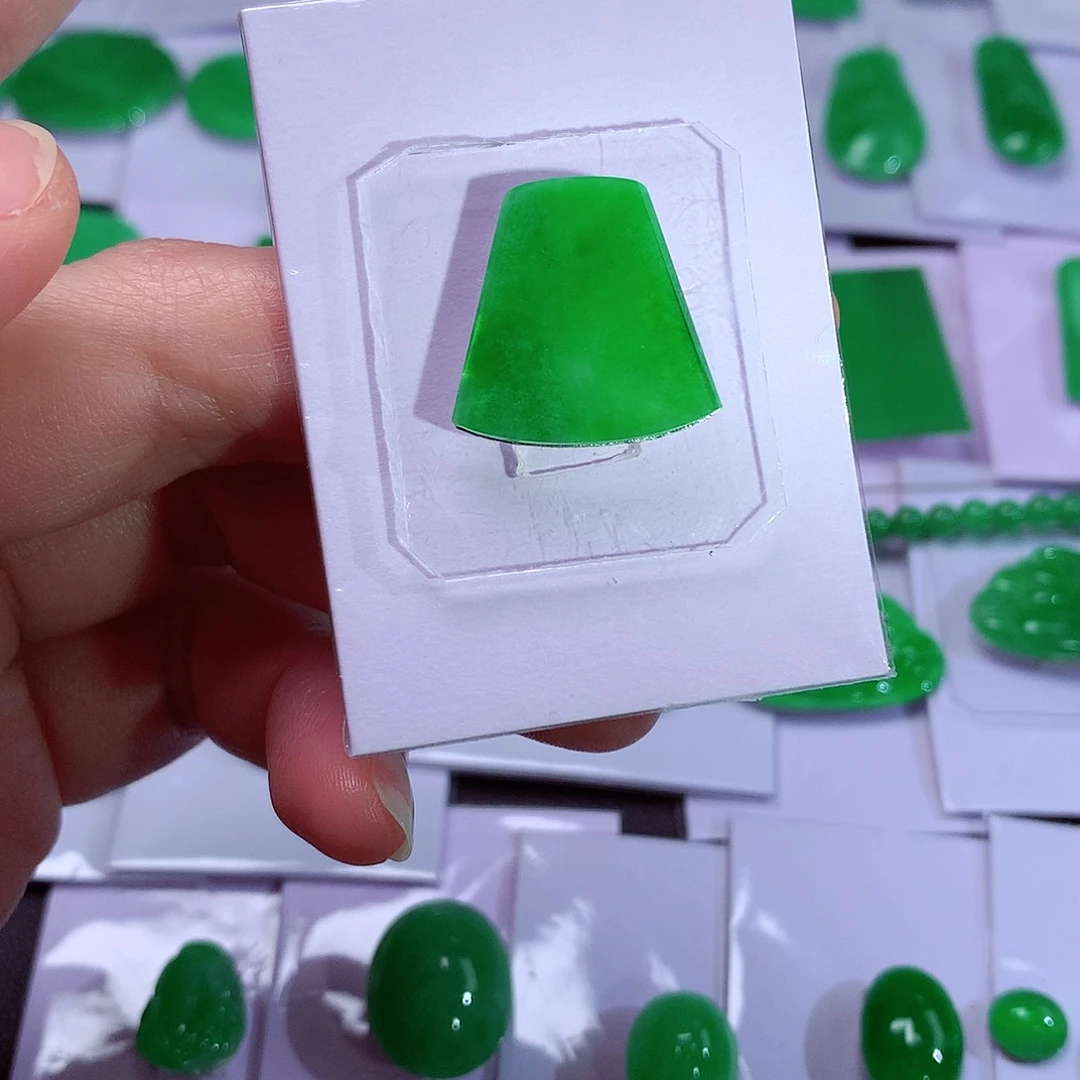 颈饰未镶嵌翡翠天然翡翠