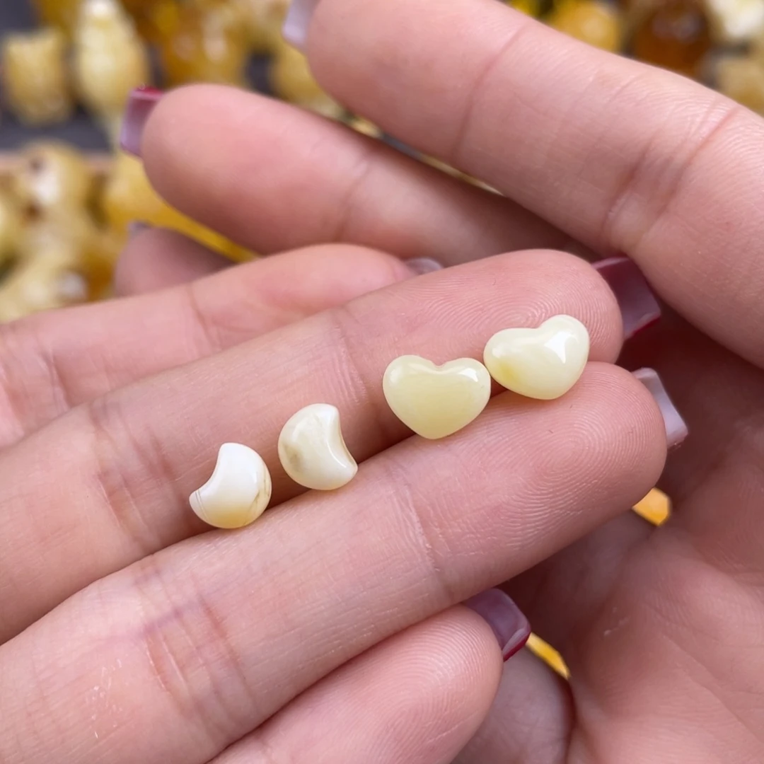 琥珀裸石未镶嵌蜜蜡