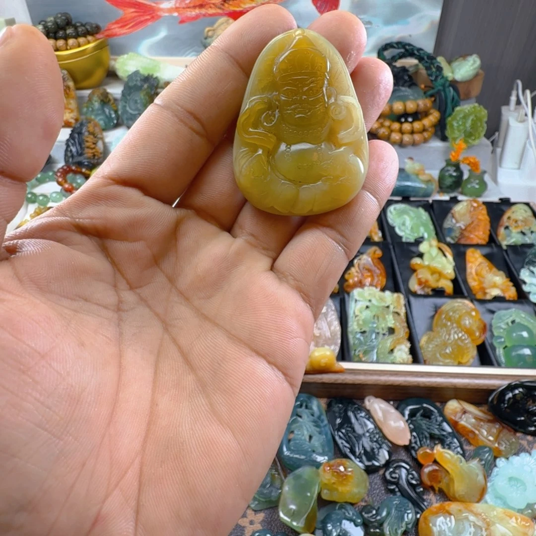 蛇纹石玉未镶嵌颈饰