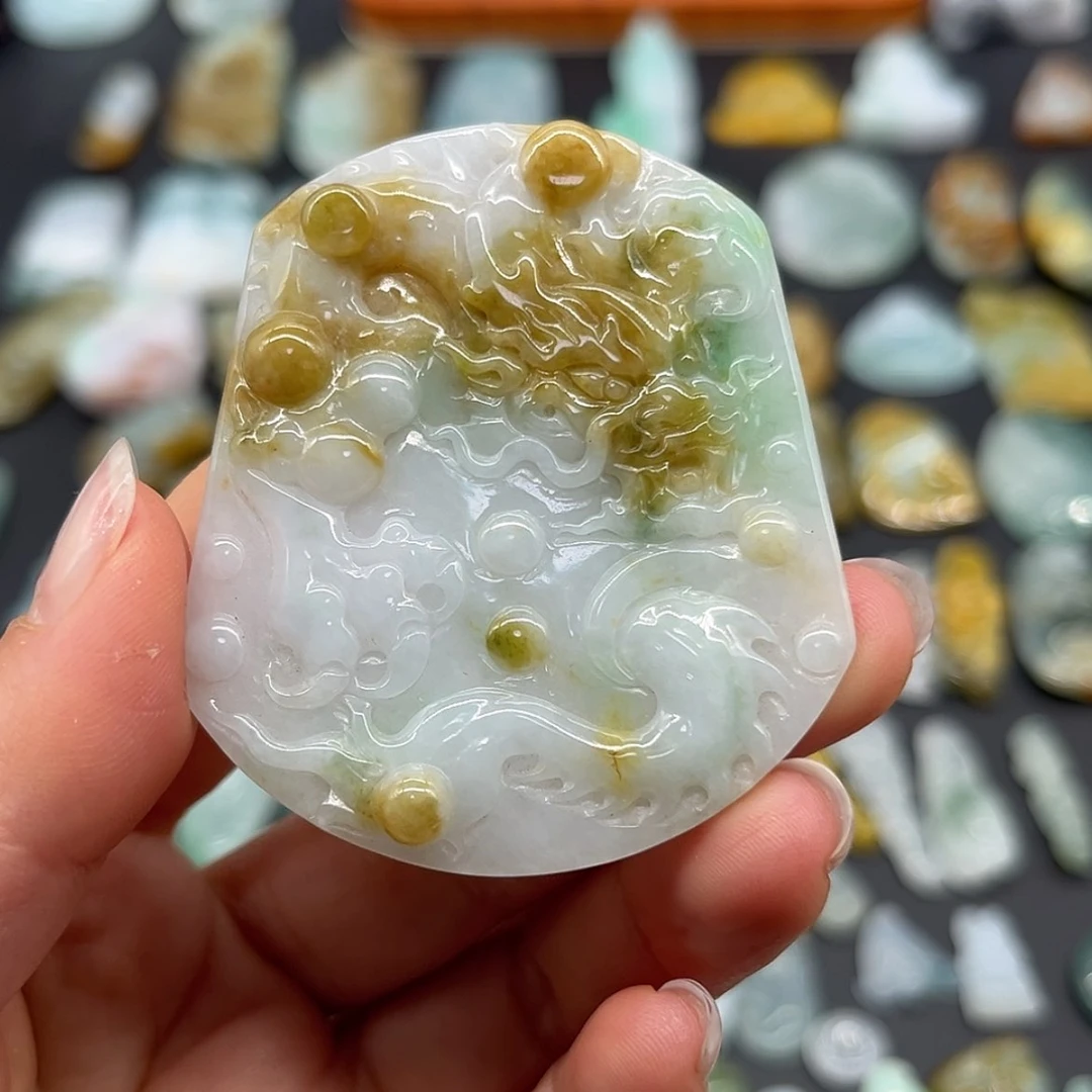 【闪购商品】翡翠颈饰未镶嵌龙牌