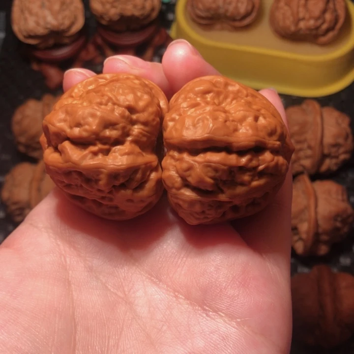 文玩核桃把件40四开八腿三角蛙手工打底