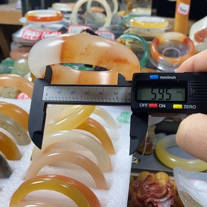 石英质玉（黄龙玉）合金手链