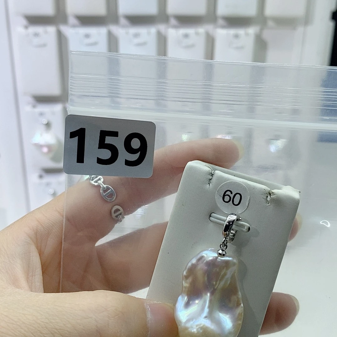 淡水珍珠合金颈饰泡****.