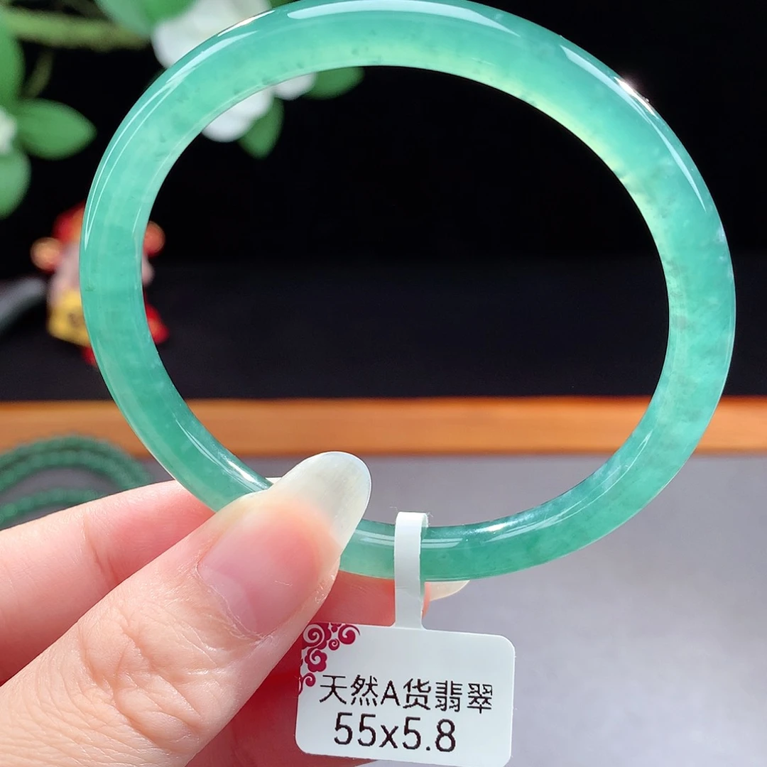 未镶嵌手镯（圆镯）翡翠