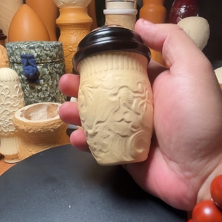 ，***隐隐约约的感觉让人