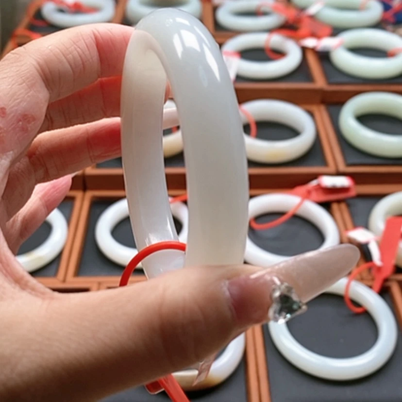 【闪购商品】未镶嵌手镯和田玉