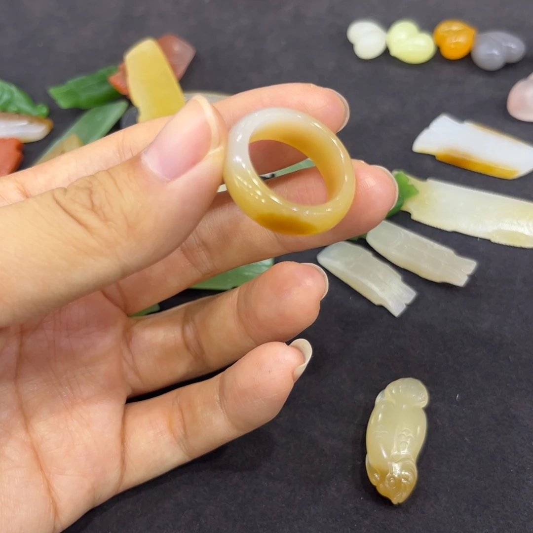 和田玉（糖玉）戒指未镶嵌