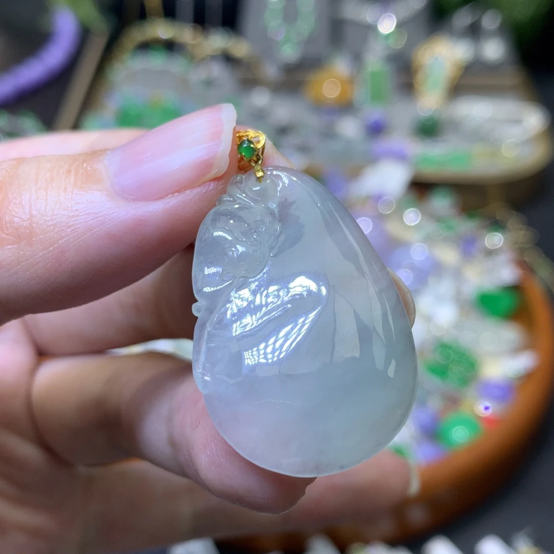 颈饰18K金镶嵌翡翠