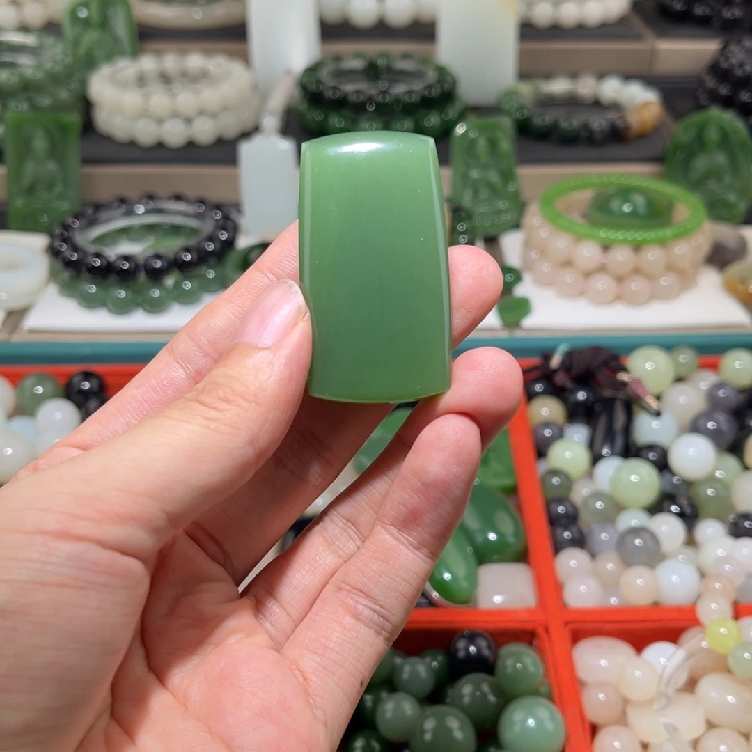 荔***冻和田玉未镶嵌珠宝半成品俄碧无事牌高品3x5