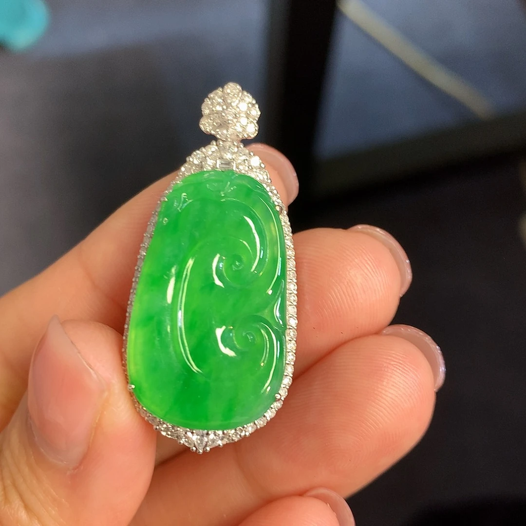 翡翠吊坠(不含链)18K金镶嵌