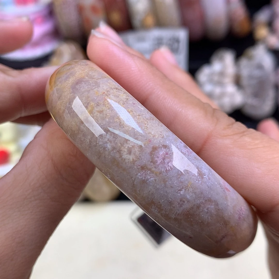 【闪购商品】颈饰未镶嵌硅化珊瑚（珊瑚玉）46号精美手镯52.2圈