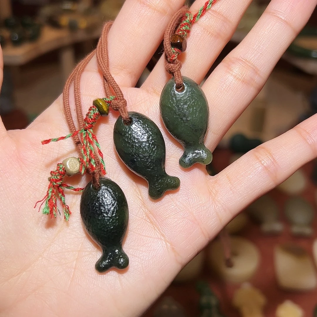 和田玉未镶嵌颈饰买断不退不换