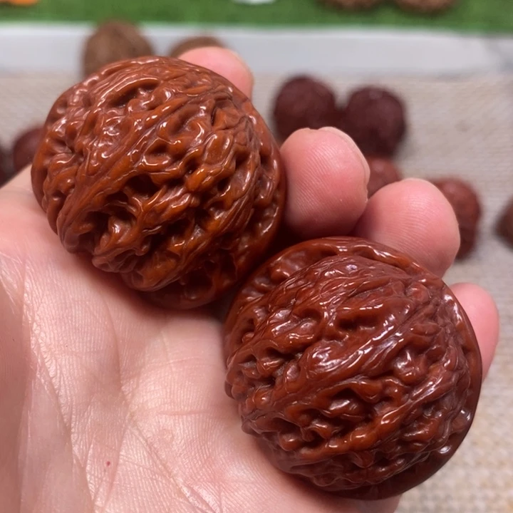文玩核桃把件球白