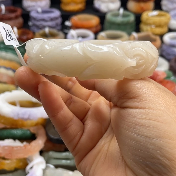 石英质玉未镶嵌手镯