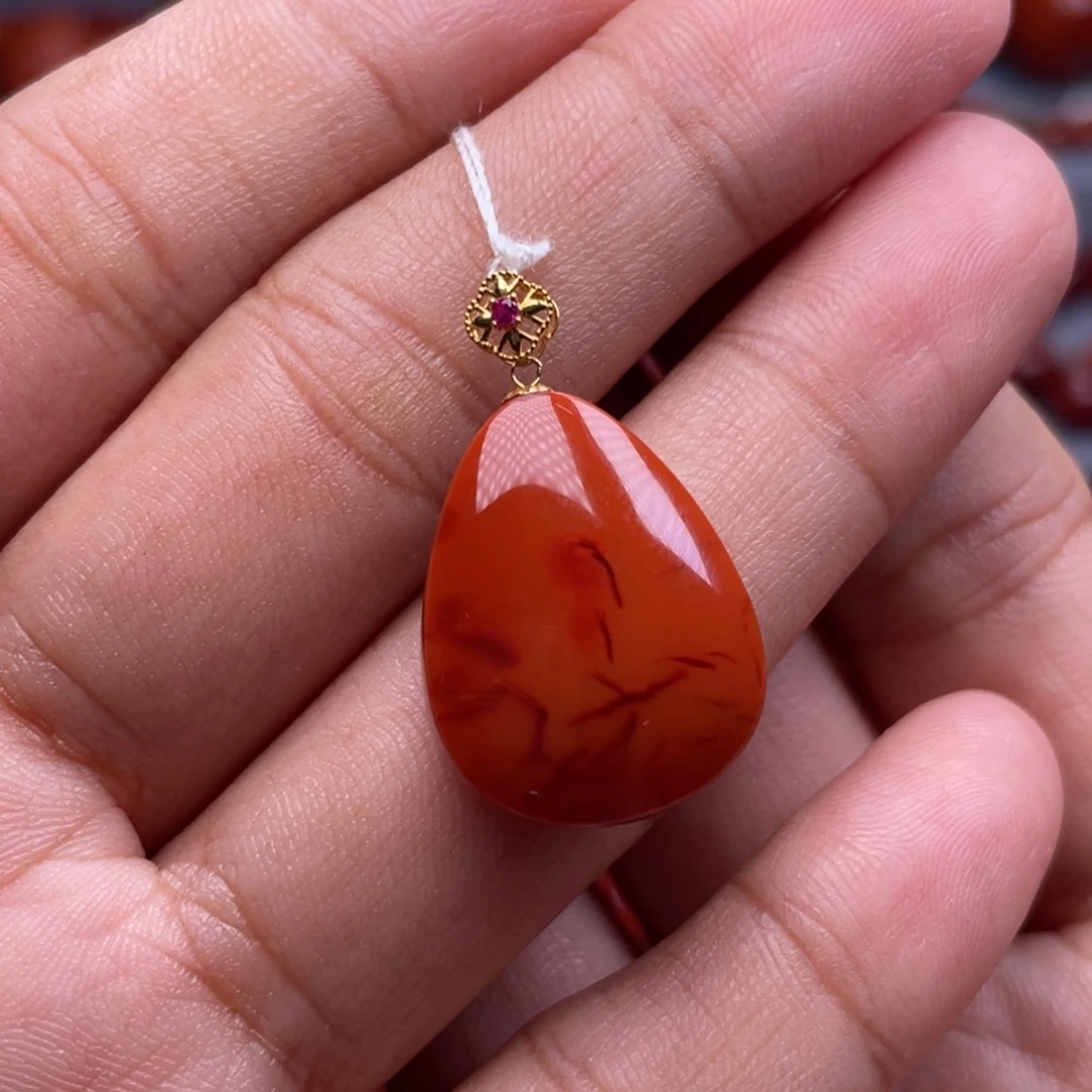 南红玛瑙18K金镶嵌珠宝奇石水滴吊坠